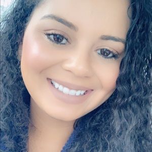 Meet your Posher, Cassandra